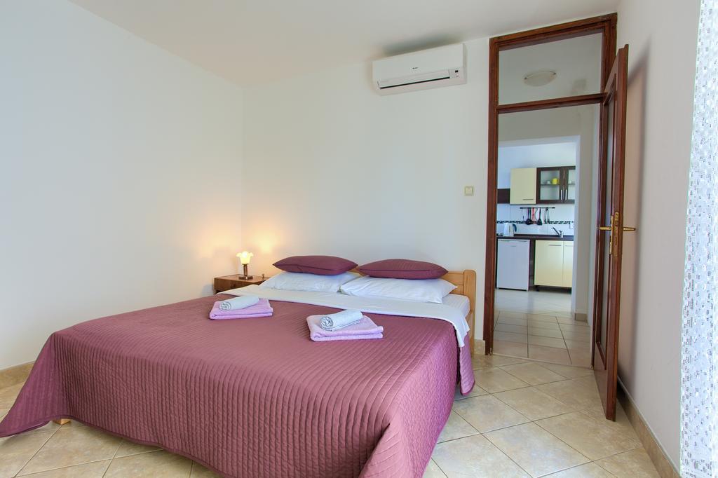 Apartments Vlatko Krk Town Kültér fotó