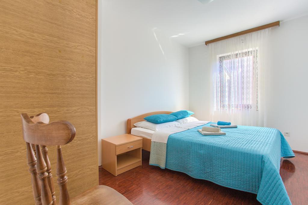 Apartments Vlatko Krk Town Kültér fotó