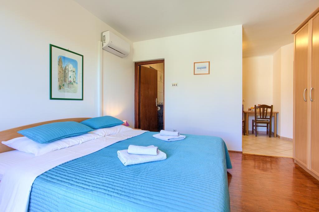 Apartments Vlatko Krk Town Kültér fotó