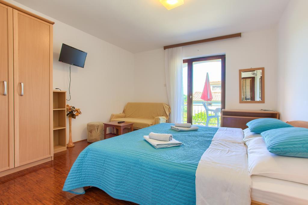 Apartments Vlatko Krk Town Kültér fotó