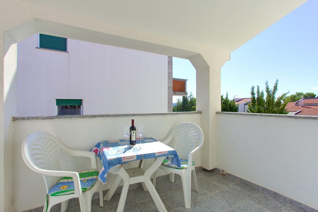 Apartments Vlatko Krk Town Kültér fotó