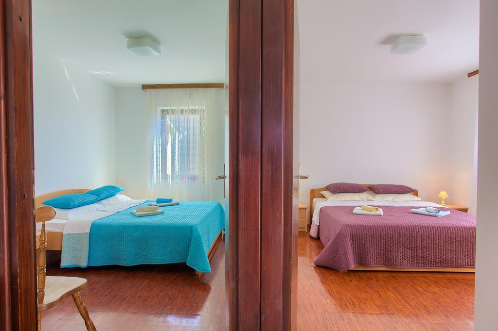 Apartments Vlatko Krk Town Kültér fotó
