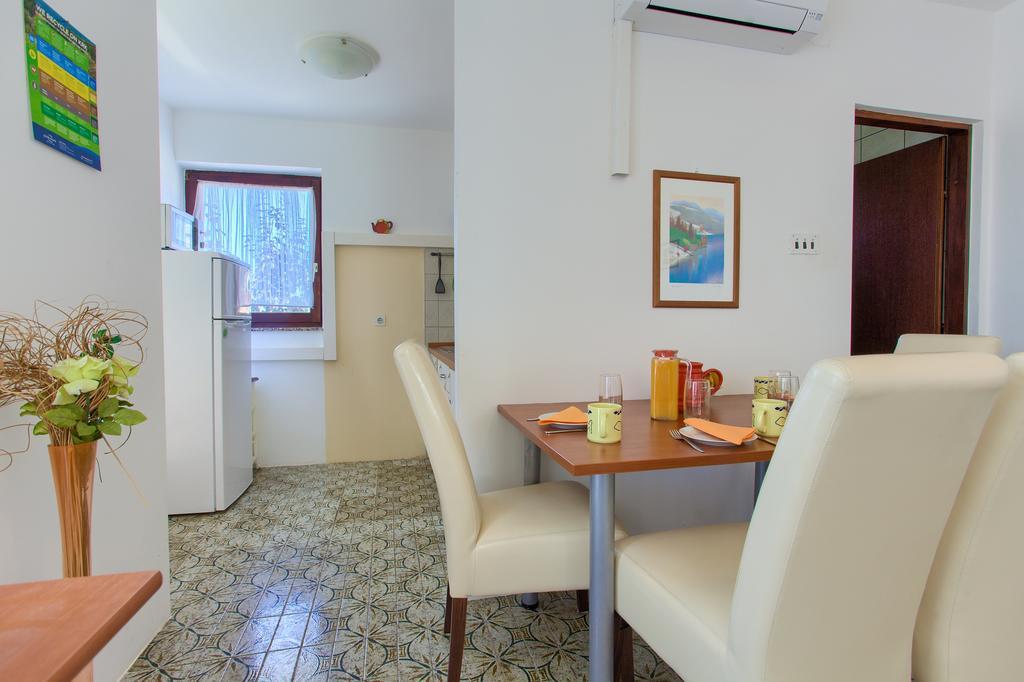Apartments Vlatko Krk Town Kültér fotó