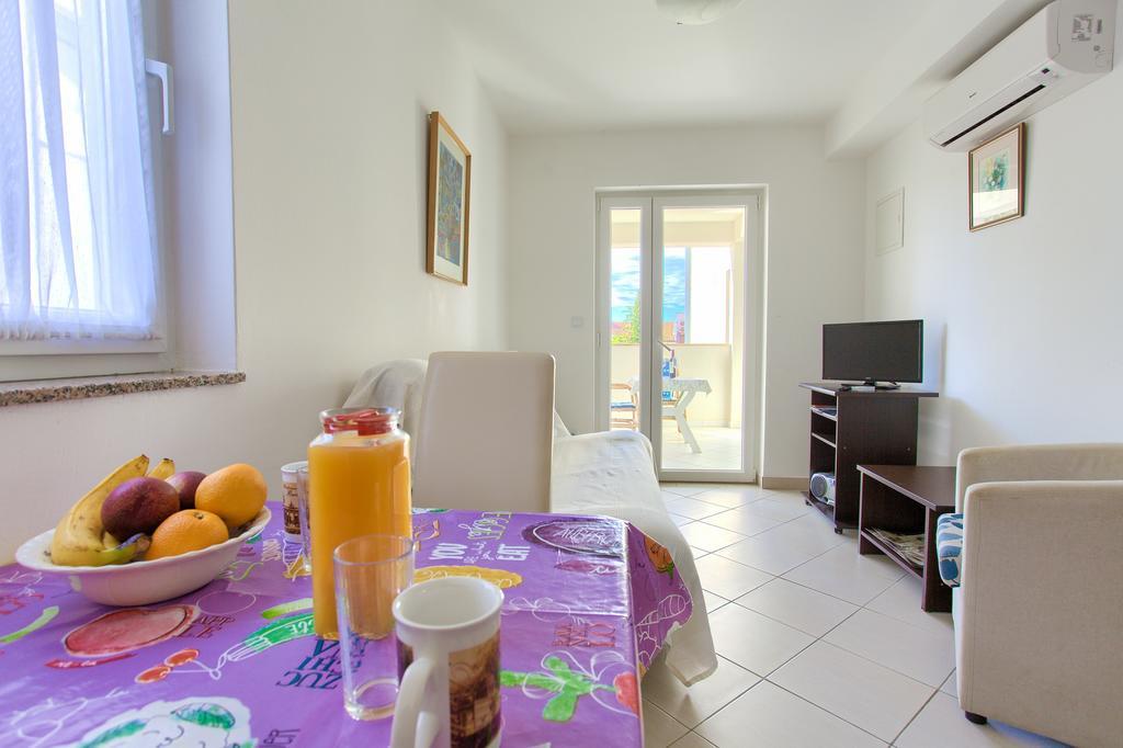 Apartments Vlatko Krk Town Kültér fotó